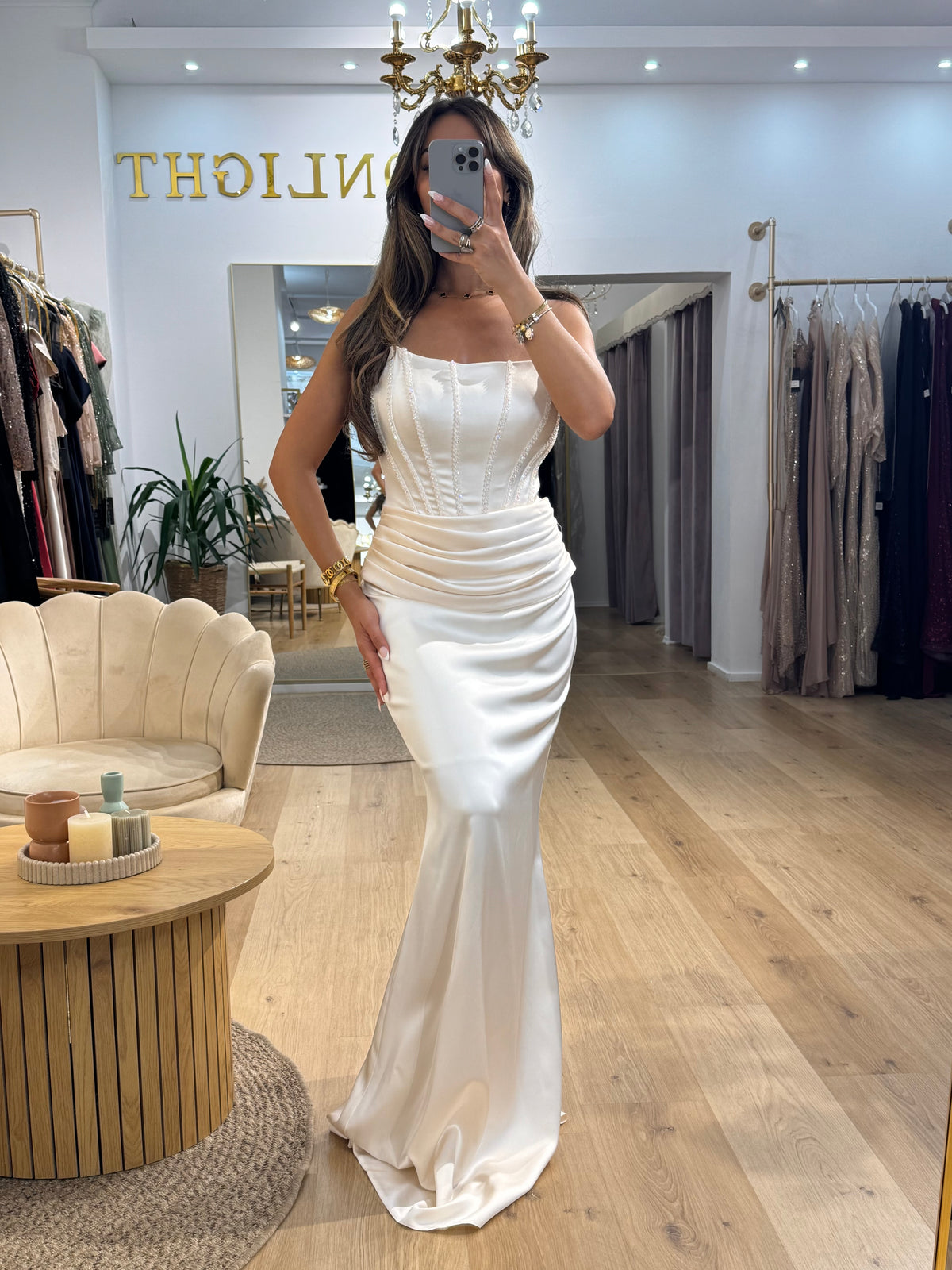 DressMooN
