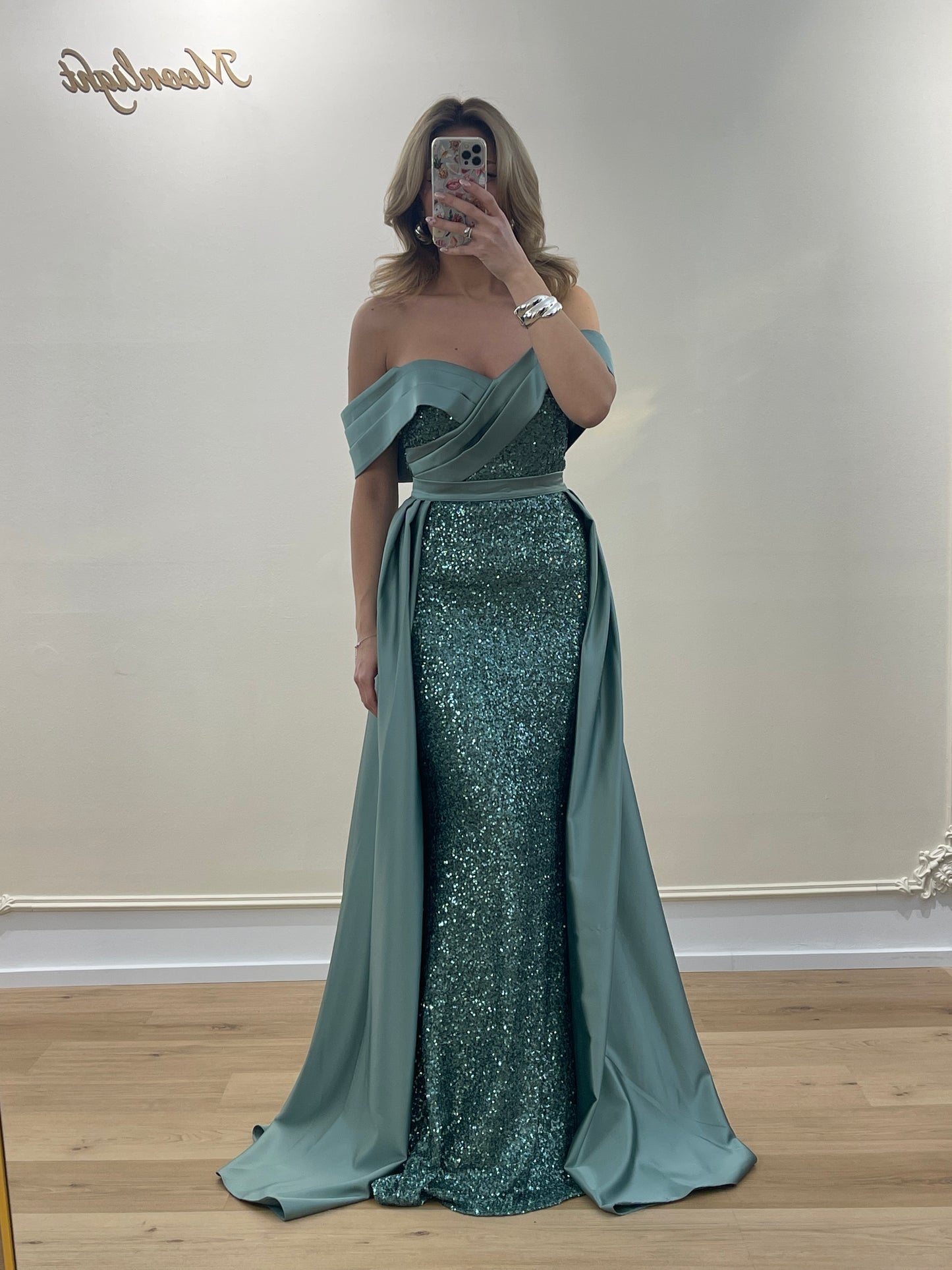 dress Mira